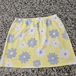 Forever 21 Floral Skirt.      NWOT